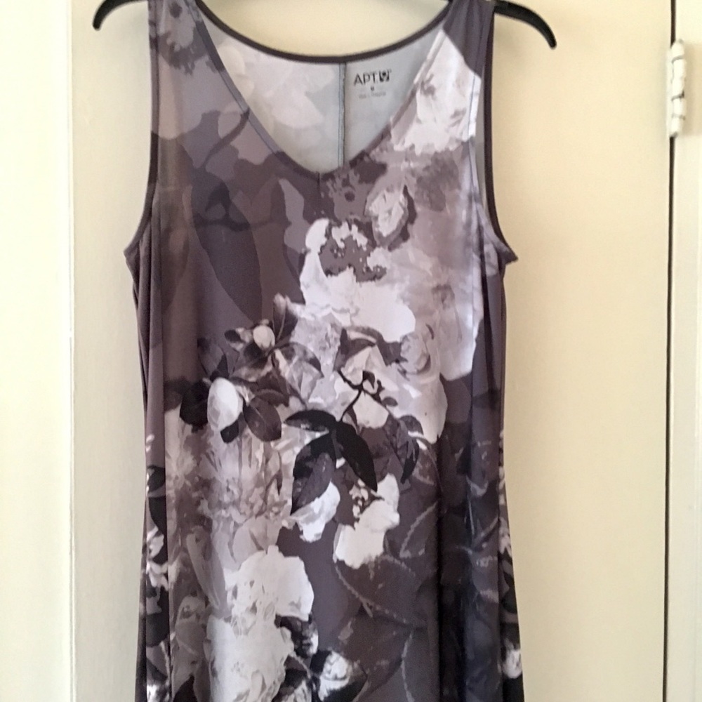 Long maxi type dress - Picture 2 of 4